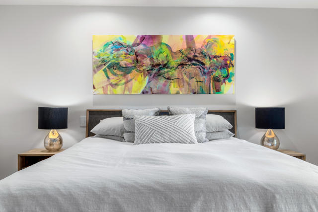 35 Mission Court Court, Rancho Mirage CA: https://media.crmls.org/mediaz/2418ff44-b402-4e4f-9c46-06c25d98e91a.jpg