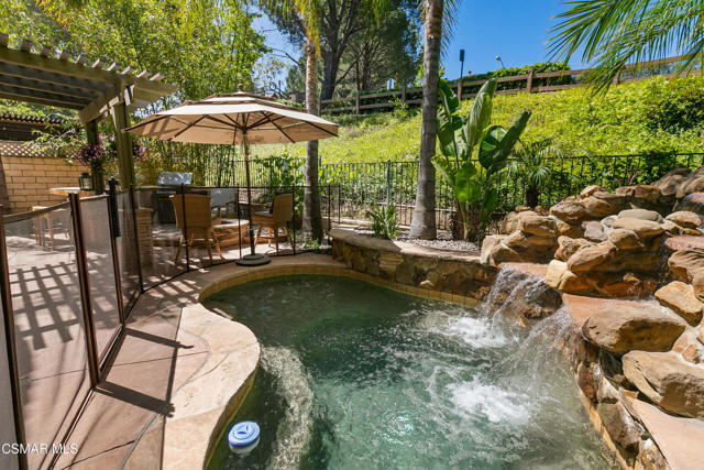 477 Parkview Court, Simi Valley CA: https://media.crmls.org/mediaz/24191fab-b08a-4db5-9e43-11e6968cab24.jpg