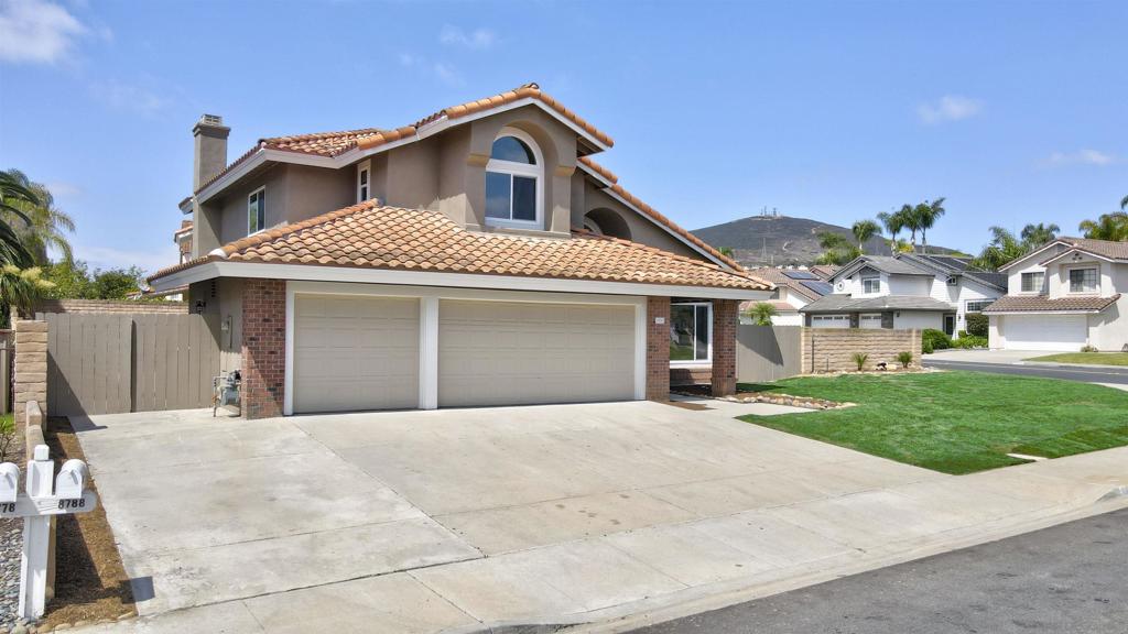 MLS #250025010SD img 1