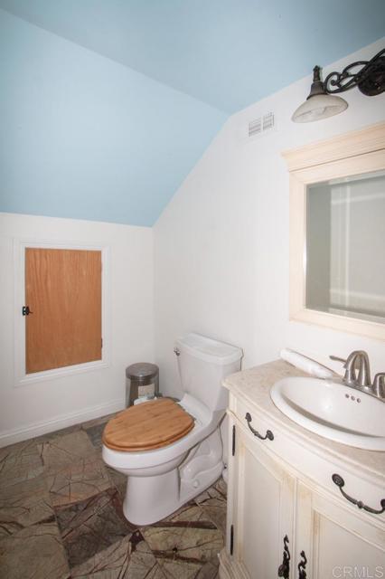 Detail Gallery Image 22 of 36 For 405 Solana Real, Fallbrook,  CA 92028 - 3 Beds | 3 Baths