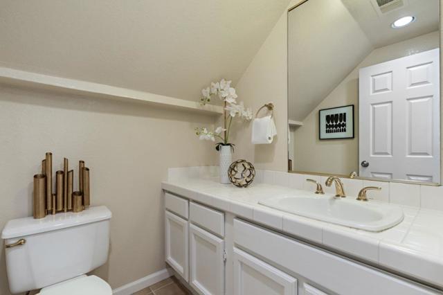 34458 Calgary Terrace, Fremont CA: https://media.crmls.org/mediaz/241a8149-3dc9-482f-92b6-06caca094526.jpg