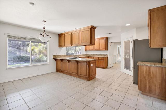 Detail Gallery Image 13 of 53 For 1420 Wilshire Rd, Fallbrook,  CA 92028 - 3 Beds | 2/1 Baths