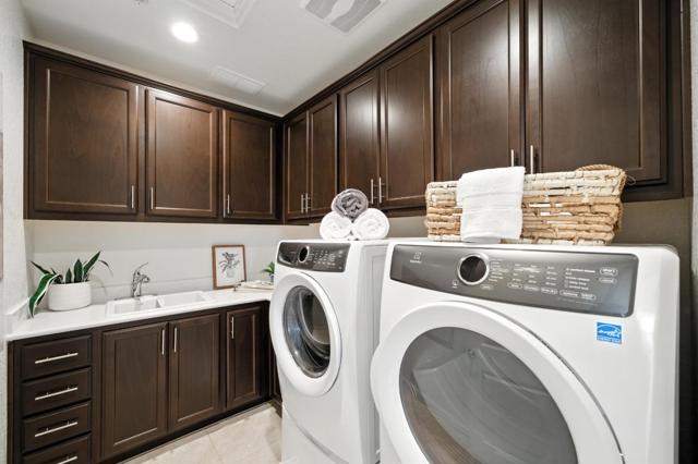 28780 Vista Grande Drive, Hayward CA: https://media.crmls.org/mediaz/241b5a99-3cce-468b-bc25-2a89534864e5.jpg