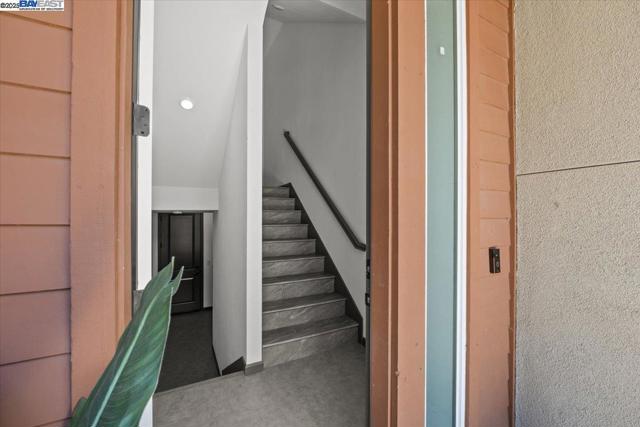 5483 Melissa Ln, Dublin CA: https://media.crmls.org/mediaz/241b7a13-ab9b-476b-a6ab-6570b2c76787.jpg