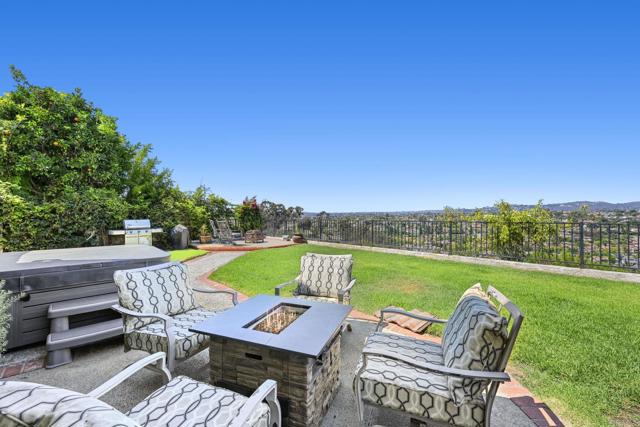 Detail Gallery Image 10 of 59 For 825 Robert Ln, Encinitas,  CA 92024 - 4 Beds | 3 Baths