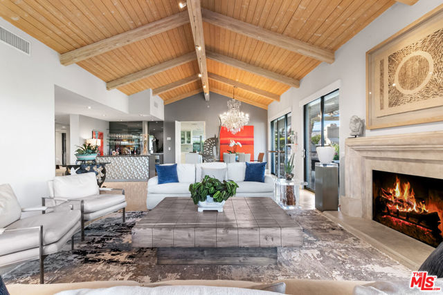 4 Trinity Court, Rancho Mirage CA: https://media.crmls.org/mediaz/241bbc12-84db-49e4-a13c-5f28c4ba6cad.jpg