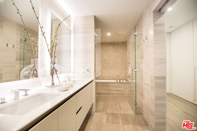 8600 Wilshire Boulevard, Beverly Hills CA: https://media.crmls.org/mediaz/241c57ef-ca89-48ad-9e34-c54833f936ae.jpg