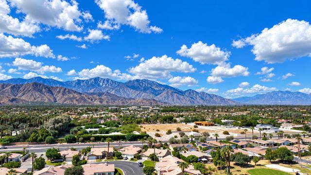 245 Strada Nova, Palm Desert, CA 92260