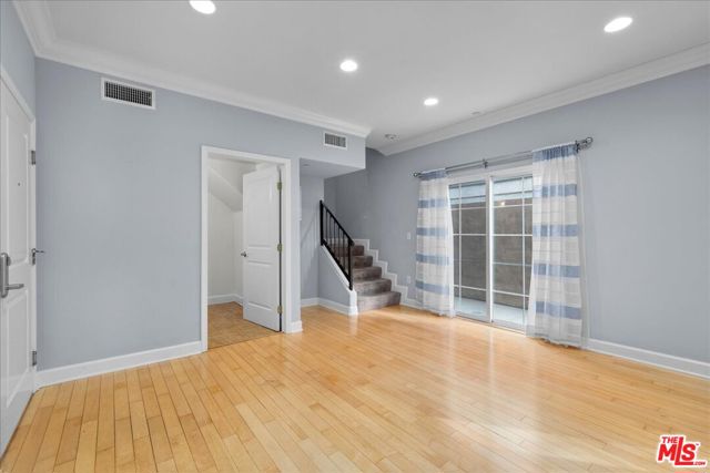5312 Denny Avenue, 5 photo 7