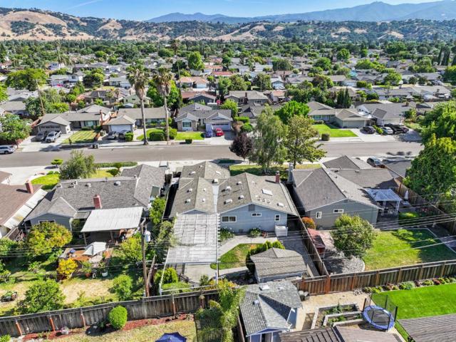 485 Sioux Lane, San Jose CA: https://media.crmls.org/mediaz/241d89ee-be82-4759-861d-7e2646ceee96.jpg
