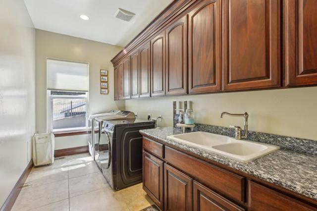 2995 Day Road, Gilroy CA: https://media.crmls.org/mediaz/241e2ab5-ffe1-4dcb-87fe-c65d16cd6d54.jpg