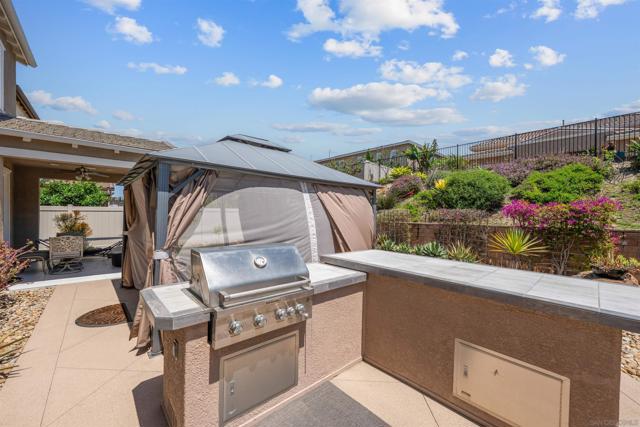 1314 Stearns Wharf Rd, Chula Vista CA: https://media.crmls.org/mediaz/241e7c34-27de-40cc-a5a5-cde8b6196407.jpg