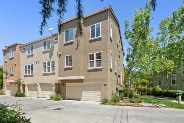4048 Fitzpatrick Way, Santa Clara CA: https://media.crmls.org/mediaz/241f2dd1-9571-4b48-9c44-8d70c05a4fce.jpg