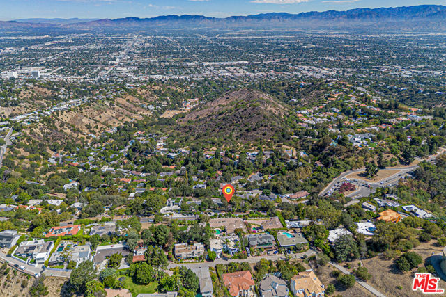 2 Bed Home for Sale in Los Angeles, California
