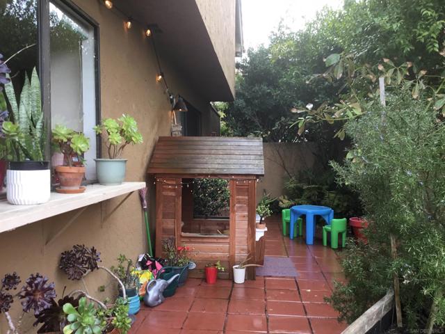 6645 Caminito Scioto, La Jolla CA: https://media.crmls.org/mediaz/241f858b-e31e-4658-80a2-33da24e4a7ed.jpg