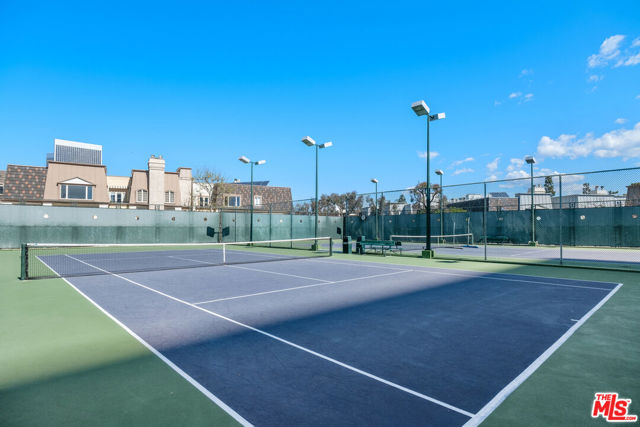 2220 Avenue Of The Stars, Los Angeles CA: https://media.crmls.org/mediaz/241f93c0-bbe3-4a96-bebc-73d6915f9afb.jpg