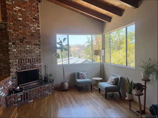 3958 Kenwood Dr, Spring Valley CA: https://media.crmls.org/mediaz/24209ab3-d3c5-48b7-ba79-b476994e3d60.jpg