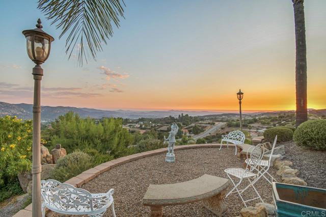 15718 Creek Hills Road, El Cajon CA: https://media.crmls.org/mediaz/24215309-d4c5-46d4-a73f-7be949d0fc7e.jpg