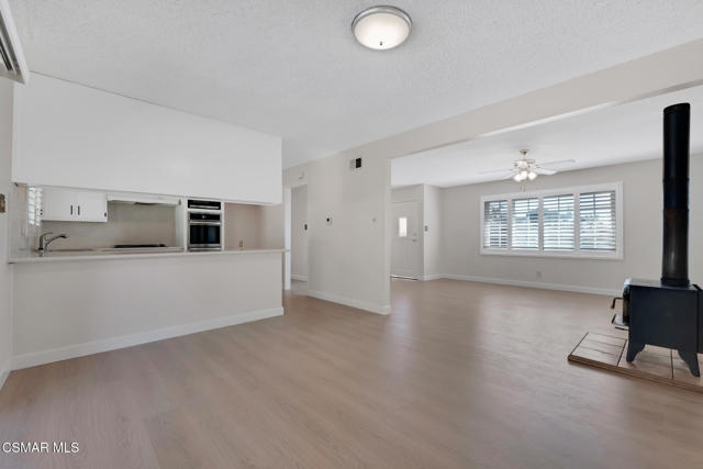 839 Jenny Drive, Newbury Park CA: https://media.crmls.org/mediaz/24215ed0-bee6-4d17-be70-71388afff285.jpg