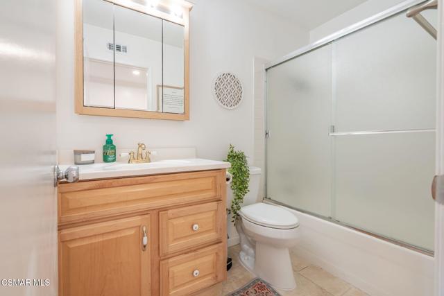 4615 Pepper Mill Street, Moorpark CA: https://media.crmls.org/mediaz/24216b0d-d58e-42db-b14a-c63d60a3f409.jpg