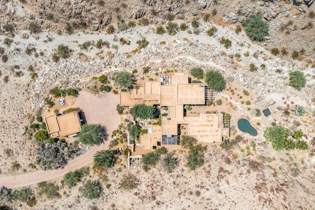 72275 Upper W Way, Palm Desert CA: https://media.crmls.org/mediaz/2421ca68-ff27-454b-8cff-27ef6efda0c8.jpg