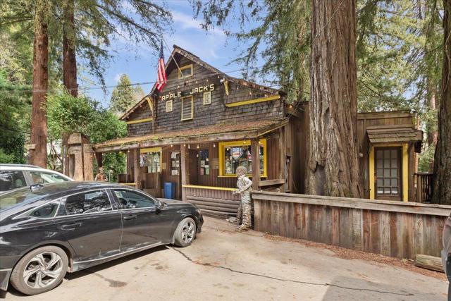 1 Memory Lane, La Honda CA: https://media.crmls.org/mediaz/2421dadf-0224-43d3-9f7d-8097c8af405a.jpg