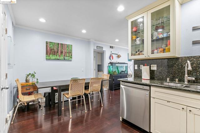 Image 12 of 29 For 2450 Bayshore Rd  Apt 7