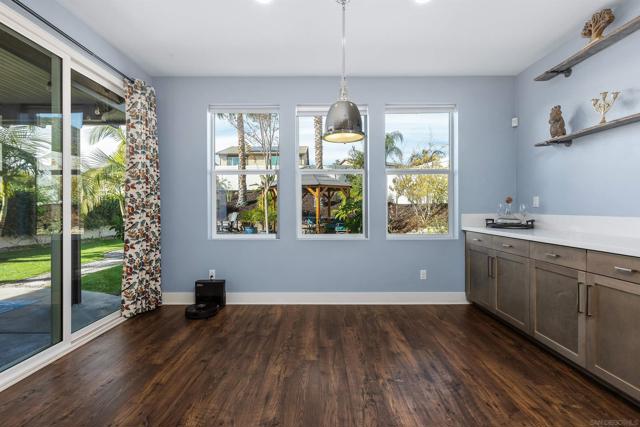 238 Ventasso Way, Fallbrook CA: https://media.crmls.org/mediaz/2422037c-125c-4a84-8496-45567d1b6e79.jpg