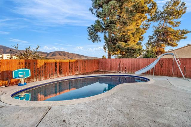 341 Paraiso Ave, Spring Valley CA: https://media.crmls.org/mediaz/24223426-40c0-4b8b-bff0-fdee7ef2c0fe.jpg