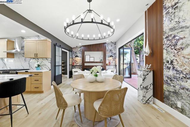30456 Hoylake St, Hayward CA: https://media.crmls.org/mediaz/24240f45-070a-4799-be0d-273da171f5a2.jpg