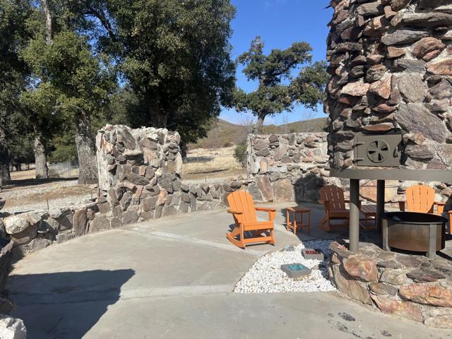 16680 Valley Hi Drive, Banning CA: https://media.crmls.org/mediaz/2424336f-a2cb-4977-869d-3863a753a953.jpg
