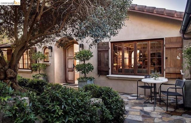 20 Bayshore TER, Tiburon CA: https://media.crmls.org/mediaz/24244f87-c3f3-4e64-9c1d-87cf4bb21b72.jpg