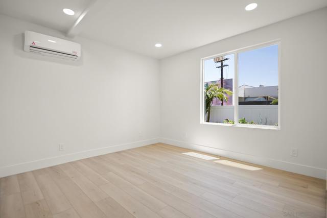 760 Florence St, Imperial Beach CA: https://media.crmls.org/mediaz/2424c2b9-0938-4ea1-9fa3-a209a1f9d50a.jpg