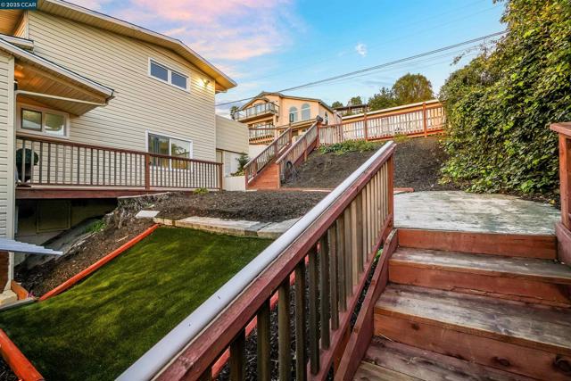 Image 47 of 59 For 5929 Harbor View Ave