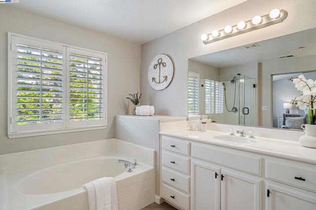 168 Shadowhill Cir, San Ramon CA: https://media.crmls.org/mediaz/2425a3c9-2028-4b8e-809a-ec9d68c60cce.jpg