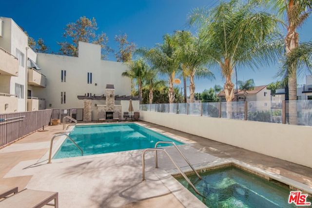 4702 Fulton Avenue, Sherman Oaks CA: https://media.crmls.org/mediaz/2425a74a-31a9-40d7-a636-c4e6ec6da2b8.jpg