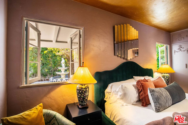 148 W Camino Descanso, Palm Springs, CA 92264
