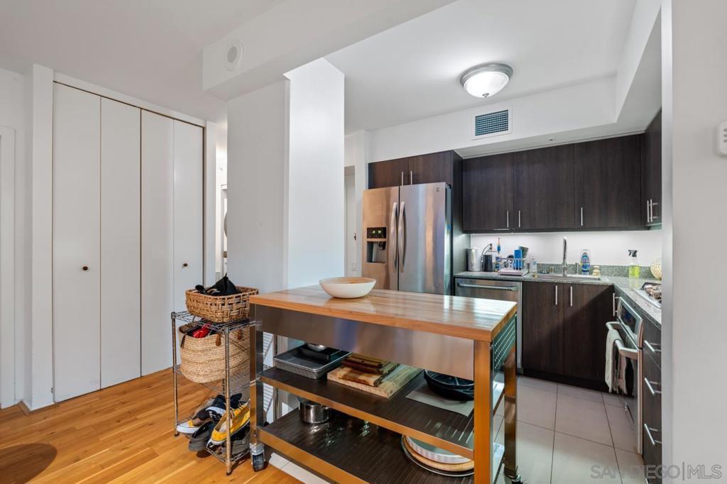 500 Harbor Dr. - photo 5