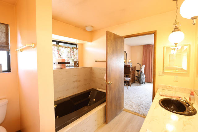 108 Palomino Drive, Big Bear CA: https://media.crmls.org/mediaz/2426552f-4245-4233-91fe-61b9fc10d855.jpg