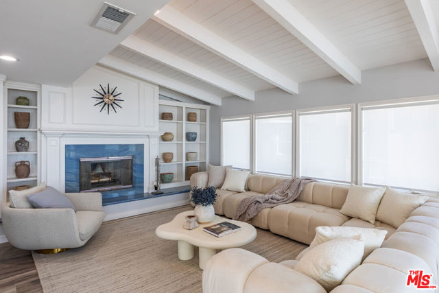 1448 Nathan Lane, Ventura CA: https://media.crmls.org/mediaz/2426b15e-e2bb-4ea7-ac0c-1a72091040e0.jpg