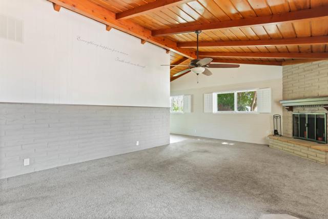 757 Anns Way, Vista CA: https://media.crmls.org/mediaz/2426e6e6-a311-4097-adc2-5620602ba5b9.jpg