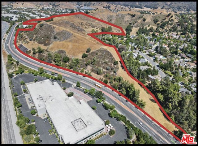 27300 Agoura Road, Calabasas CA: https://media.crmls.org/mediaz/24273492-9e6f-4650-aa03-7bc925f278b5.jpg