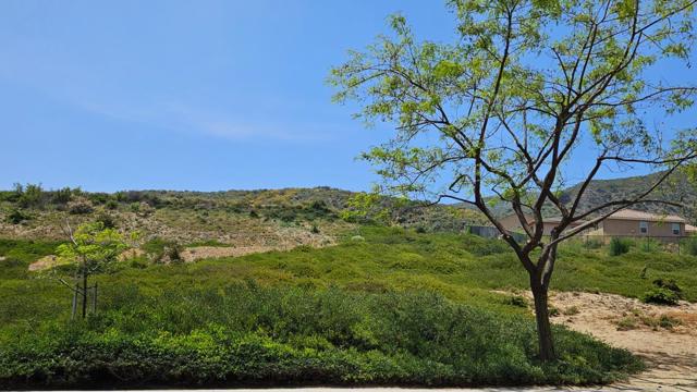 13416 Silver Stirrup Drive, Corona CA: https://media.crmls.org/mediaz/242763a9-5072-486c-861e-7fff63f0b731.jpg