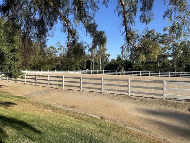 Detail Gallery Image 36 of 45 For 1207 Branding Iron Cir, Vista,  CA 92081 - 4 Beds | 3 Baths