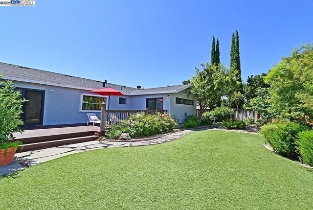 1492 Windsor Way, Livermore CA: https://media.crmls.org/mediaz/24282225-9394-4d8b-aae7-52c0a2e89983.jpg