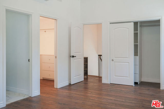 17149 Clemons Drive, Encino CA: https://media.crmls.org/mediaz/24286106-1593-45f8-baab-b73c23af4514.jpg