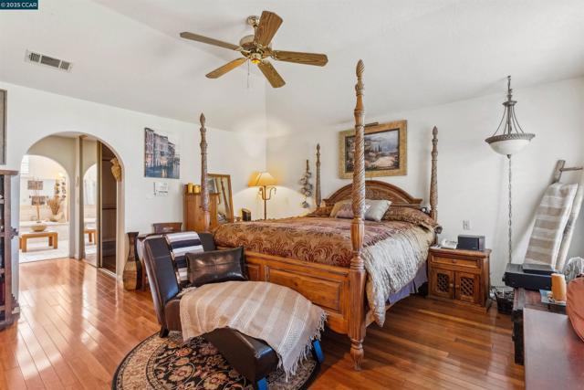 5541 Lanai Court, Discovery Bay CA: https://media.crmls.org/mediaz/24293f5e-80b9-4af8-a496-8b625185e0a9.jpg