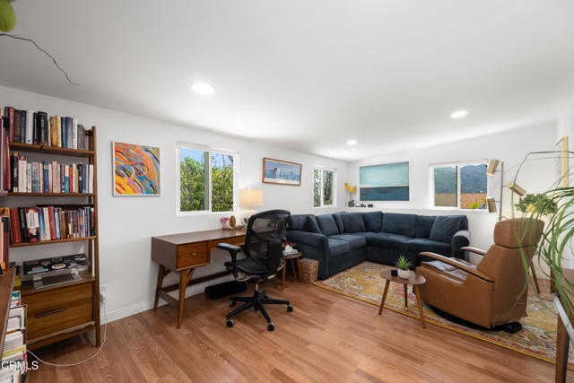 4702 Moore Street, La Crescenta CA: https://media.crmls.org/mediaz/2429ba2e-ddcd-4b37-b3e0-4e9545d923fd.jpg