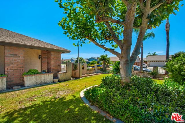 12671 Gun Avenue, Chino CA: https://media.crmls.org/mediaz/2429ce20-d3b7-4bd8-b6f8-6fb445deb6e2.jpg