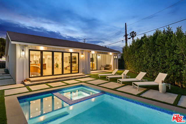 13521 Magnolia Boulevard photo 2